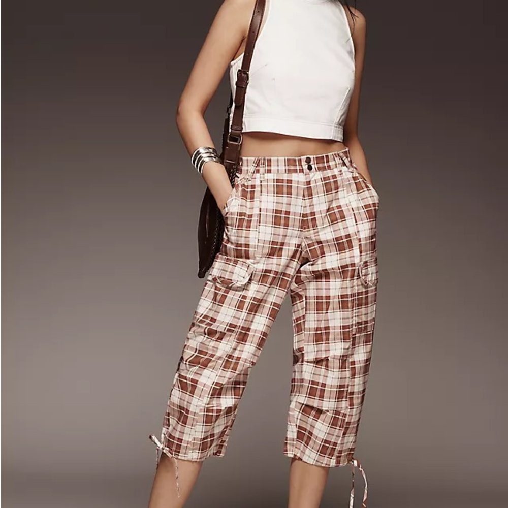 Pilcro Plaid Capris in Brown and Cream - Picture 3 of 3